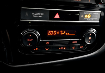 Подержанный автомобиль Mitsubishi Outlander 2018 года (25 фото)