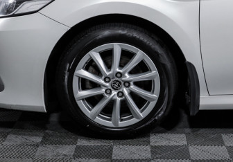 Подержанный автомобиль Toyota Camry Sedan 2021 года (15 фото)