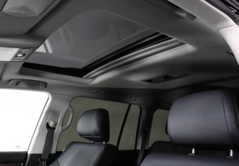 Подержанный автомобиль Toyota Land Cruiser Suv 2020 года (17 фото)