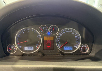 Подержанный автомобиль Volkswagen Sharan 2003 года (11 фото)