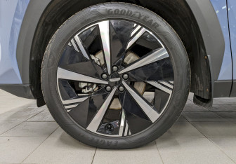 Подержанный автомобиль Geely Atlas 2024 года (18 фото)