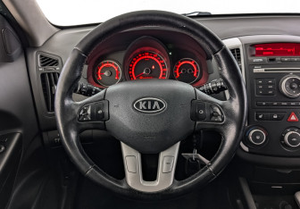 Подержанный автомобиль Kia Ceed Hatchback 2011 года (21 фото)