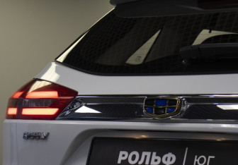 Подержанный автомобиль Geely Atlas 2018 года (20 фото)