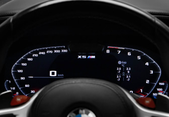 Подержанный автомобиль BMW X5 M 2022 года (11 фото)