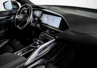 Подержанный автомобиль Geely Tugella 2023 года (12 фото)