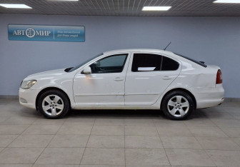 Подержанный автомобиль Skoda Octavia Liftback 2011 года (8 фото)