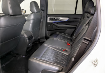Подержанный автомобиль GAC GS8 2024 года (12 фото)