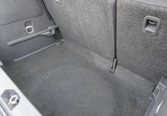 Подержанный автомобиль Opel Corsa 2011 года (9 фото)