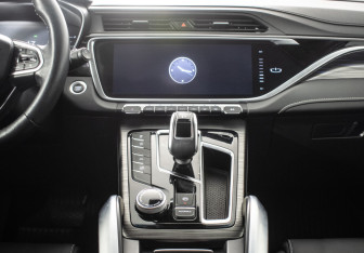 Подержанный автомобиль Geely Atlas Pro 2021 года (12 фото)