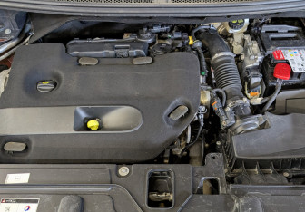 Подержанный автомобиль Peugeot 3008 2019 года (9 фото)