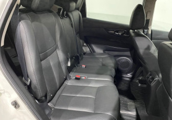 Подержанный автомобиль Nissan X-Trail 2019 года (10 фото)