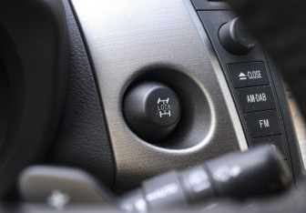 Подержанный автомобиль Toyota RAV4 2010 года (22 фото)