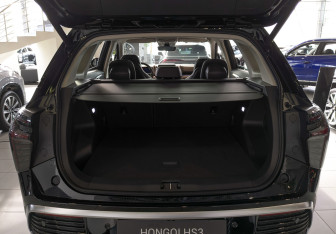 Новый Hongqi HS3 2025 (8 фото)