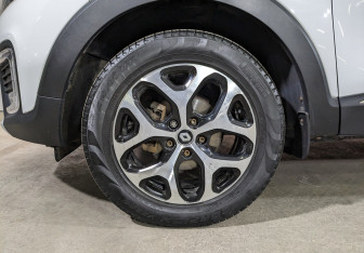 Подержанный автомобиль Renault Kaptur 2018 года (12 фото)