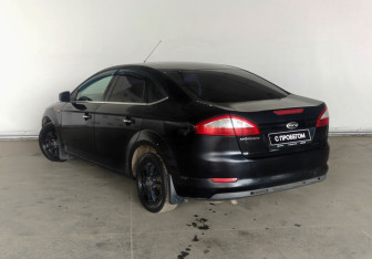Подержанный автомобиль Ford Mondeo Sedan 2008 года (7 фото)