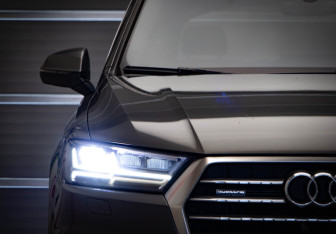 Подержанный автомобиль Audi Q7 2016 года (37 фото)