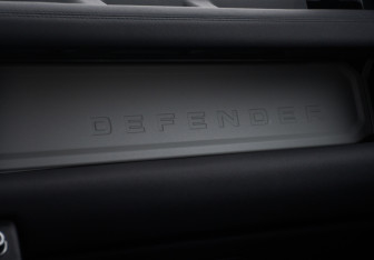 Подержанный автомобиль Land Rover Defender Suv 2020 года (16 фото)