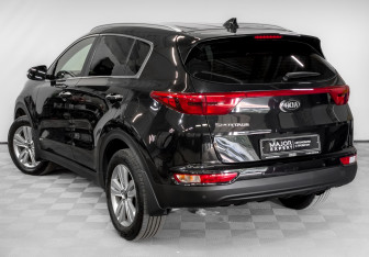 Подержанный автомобиль Kia Sportage 2018 года (8 фото)