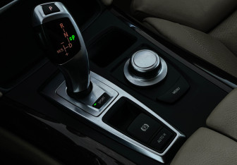 Подержанный автомобиль BMW X6 2009 года (17 фото)