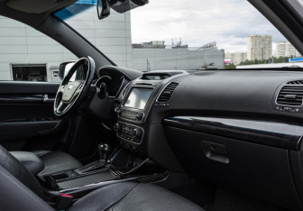 Подержанный автомобиль Kia Sorento 2013 года (13 фото)