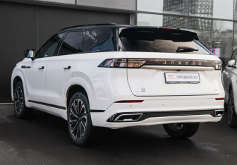 Подержанный автомобиль Jaecoo J8 2024 года (6 фото)