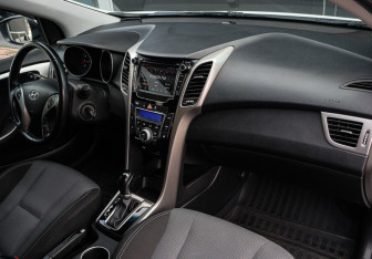 Подержанный автомобиль Hyundai i30 Hatchback 2016 года (7 фото)