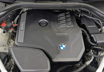 Подержанный автомобиль BMW X3 2020 года (9 фото)