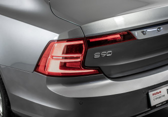 Подержанный автомобиль Volvo S90 2019 года (20 фото)