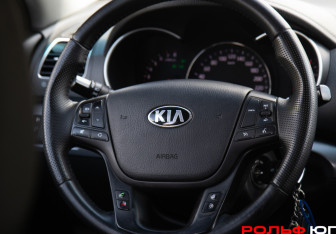 Подержанный автомобиль Kia Sorento 2013 года (13 фото)