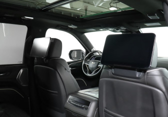 Подержанный автомобиль Cadillac Escalade Suv 2021 года (20 фото)