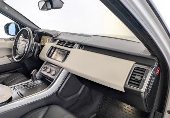Подержанный автомобиль Land Rover Range Rover Sport 2013 года (11 фото)