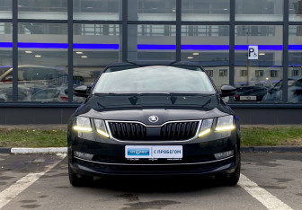 Подержанный автомобиль Skoda Octavia Liftback 2018 года (2 фото)