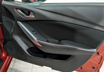 Подержанный автомобиль Mazda 6 Sedan 2016 года (25 фото)