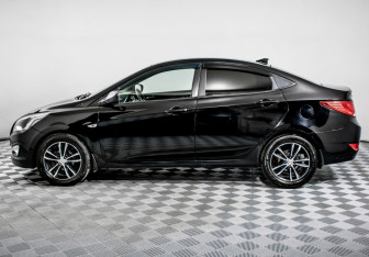 Подержанный автомобиль Hyundai Solaris Sedan 2015 года (8 фото)