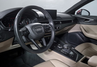 Подержанный автомобиль Audi A4 Sedan 2019 года (14 фото)