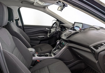 Подержанный автомобиль Ford Kuga 2015 года (11 фото)