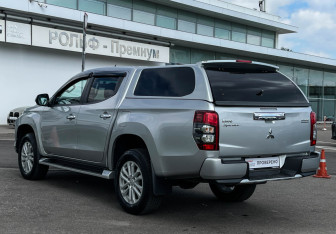 Подержанный автомобиль Mitsubishi L200 2022 года (7 фото)