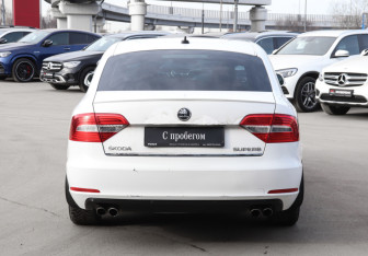 Подержанный автомобиль Skoda Superb Liftback 2013 года (6 фото)