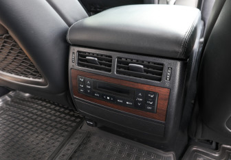 Подержанный автомобиль Toyota Land Cruiser Suv 2017 года (21 фото)