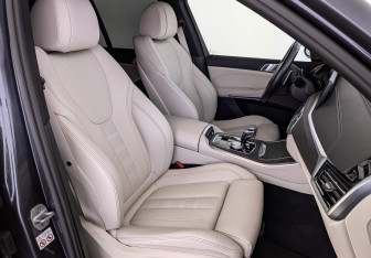 Подержанный автомобиль BMW X5 2021 года (24 фото)
