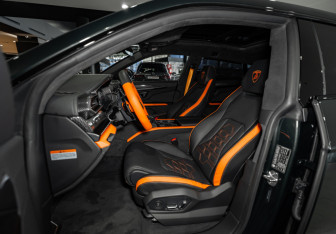 Подержанный автомобиль Lamborghini Urus 2025 года (14 фото)