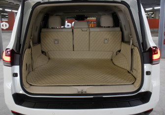 Подержанный автомобиль Toyota Land Cruiser Suv 2022 года (12 фото)