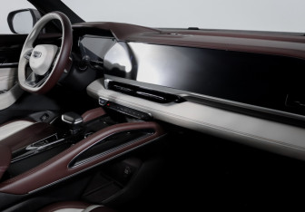 Подержанный автомобиль Geely Monjaro 2024 года (9 фото)