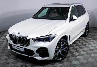 Подержанный автомобиль BMW X5 2022 года (17 фото)