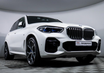 Подержанный автомобиль BMW X5 2022 года (18 фото)