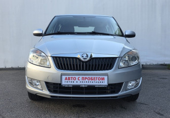 Подержанный автомобиль Skoda Fabia Hatchback 2014 года (2 фото)