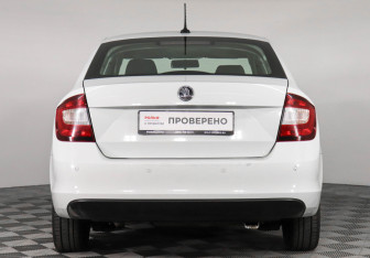 Подержанный автомобиль Skoda Rapid Liftback 2018 года (6 фото)
