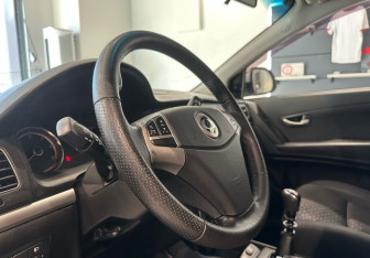 Подержанный автомобиль SsangYong Actyon 2011 года (12 фото)