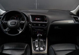 Подержанный автомобиль Audi Q5 2014 года (10 фото)
