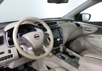 Подержанный автомобиль Nissan Murano Suv 2019 года (11 фото)